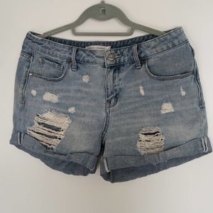 Melrose & Market boyfriend distressed jean shorts